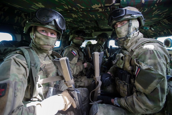 Rosgvardia soldiers